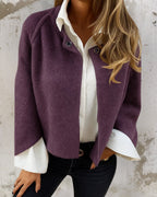 Chaqueta corta de temporada Veyro Madrid, en color neutro, con diseño moderno y ajuste ajustado para mujer.