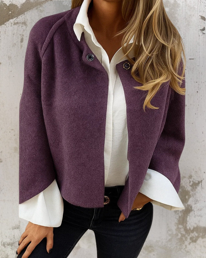 Chaqueta corta de temporada Veyro Madrid, en color neutro, con diseño moderno y ajuste ajustado para mujer.