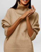 Suéter minimalista de cuello alto Andrea de Veyro Madrid, en color neutro, con diseño simple y elegante para mujer.
