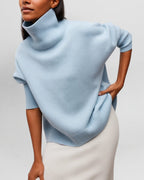 Suéter minimalista de cuello alto Veyro Madrid, en color neutro, con estilo sencillo y cuello alto, para look elegante y cómodo.