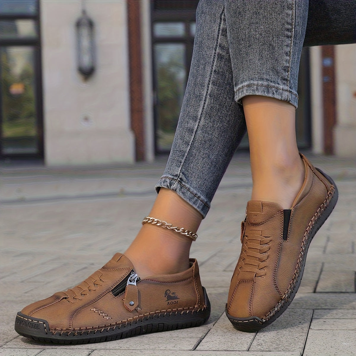Zapatillas elegantes Veyro Madrid Nila con cierre práctico y diseño moderno, ideales para vestir con estilo en cualquier ocasión.