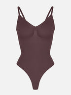 Body suit moldeador con espalda baja de Veyro Madrid, diseño ajustado y cómodo en color negro, visible en la imagen.