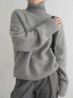 Suéter de cuello alto Noemi de Veyro Madrid, de lana pura, con diseño de punto grueso, ideal para otoño e invierno.