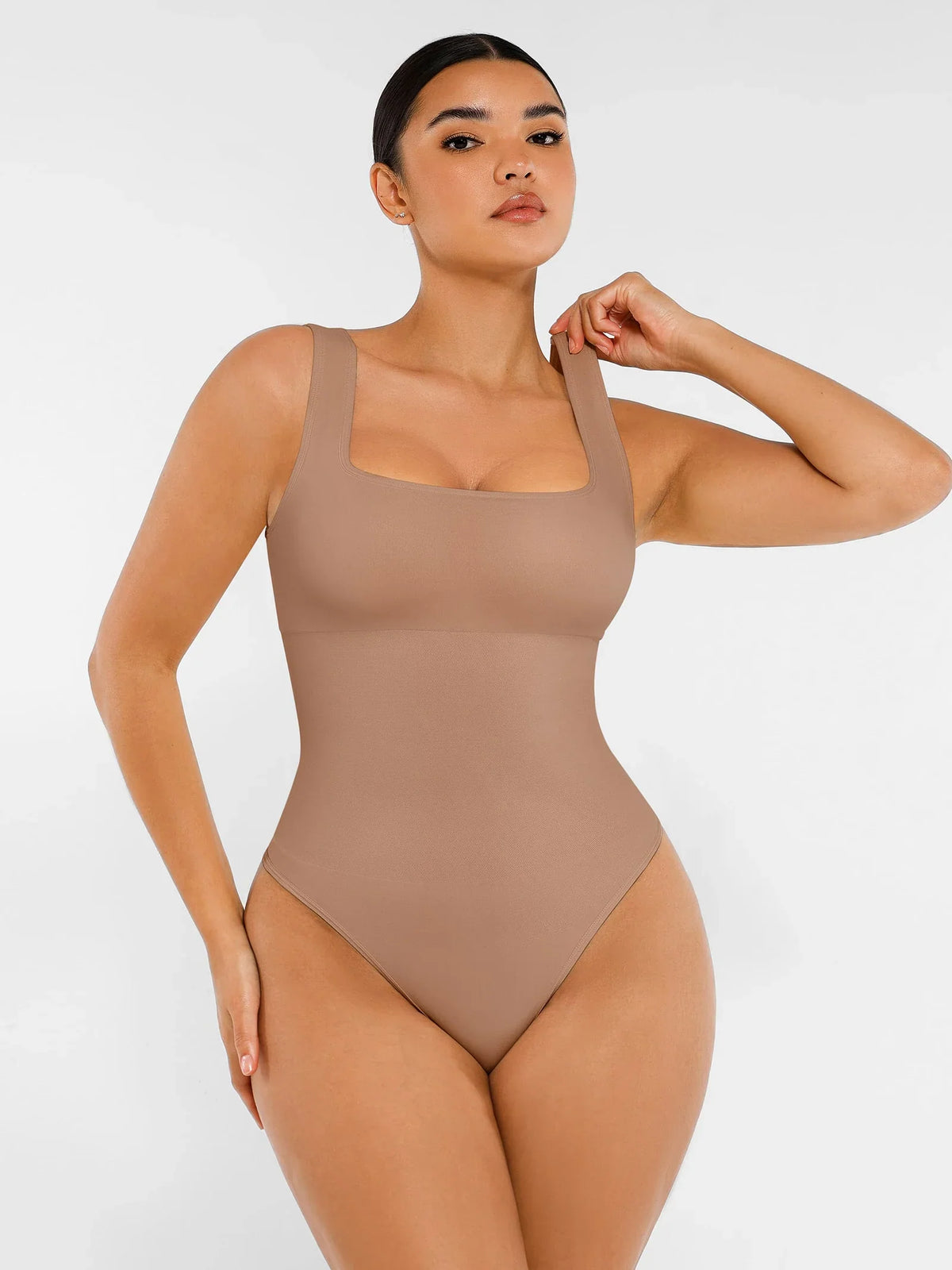 Body de canalé con escote cuadrado de Veyro Madrid, prenda ajustada y sin costuras en color carne.