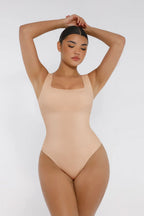 Body de canalé con escote cuadrado de Veyro Madrid, prenda ajustada y sin costuras en color nude.