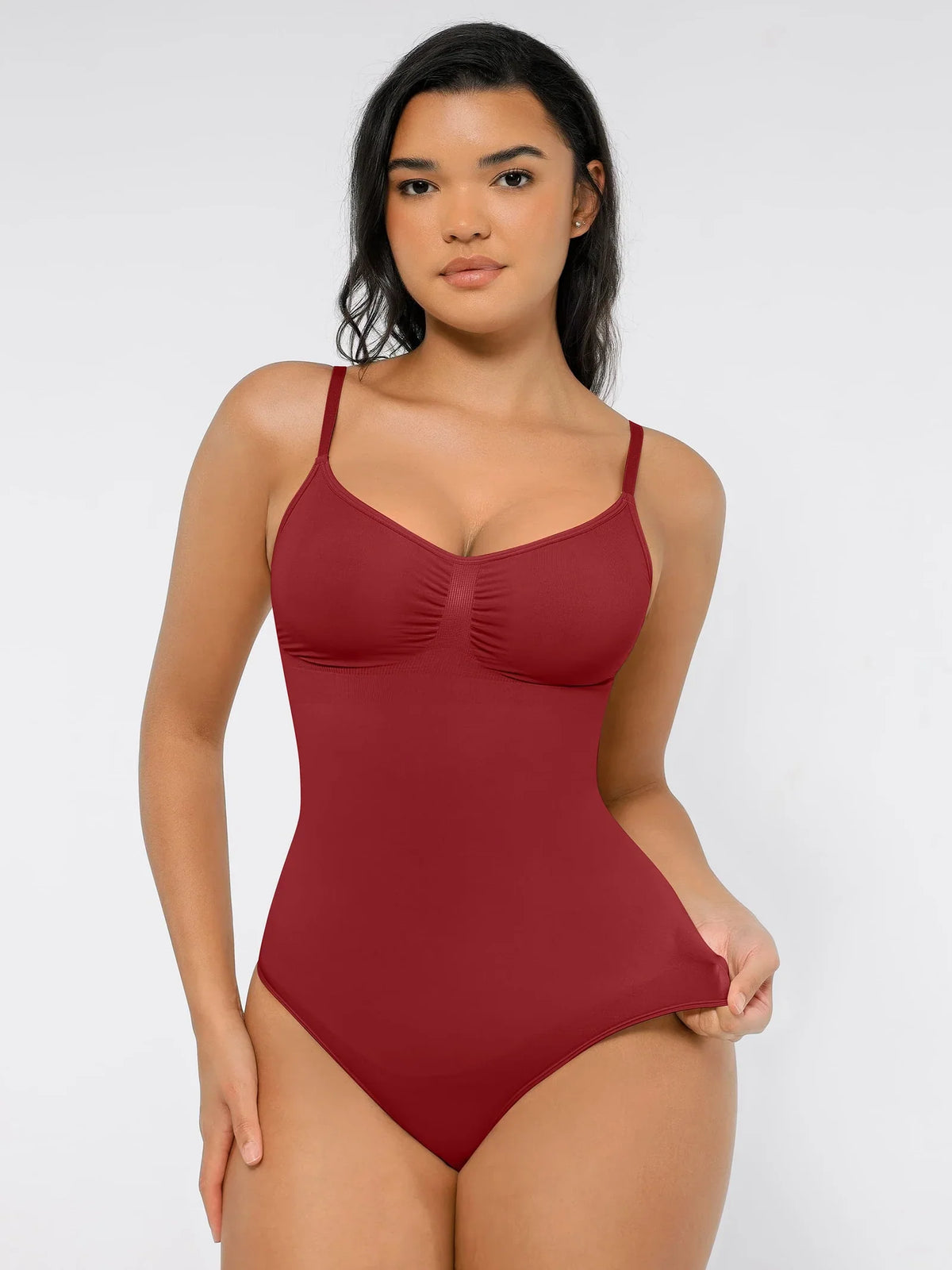 Body suit moldeador con espalda baja de Veyro Madrid, diseño sin costuras y control de abdomen, en color rojo.
