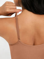Body suit moldeador con espalda baja de Veyro Madrid, prenda sin costuras para control y comodidad.