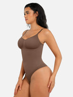 Body suit moldeador con espalda baja de Veyro Madrid, prenda sin costuras para control y soporte abdominal.
