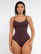 Body suit moldeador con espalda baja de Veyro Madrid, diseño sin costuras y control abdominal, en color beige.