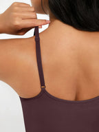 Body suit moldeador con espalda baja de Veyro Madrid, ajustado y sin costuras para un control de abdomen y figura definido.