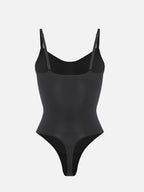 body suit moldeador con espalda baja de la marca Veyro Madrid, ajuste sin costuras y estilo tanga, diseño que realza la figura femenino