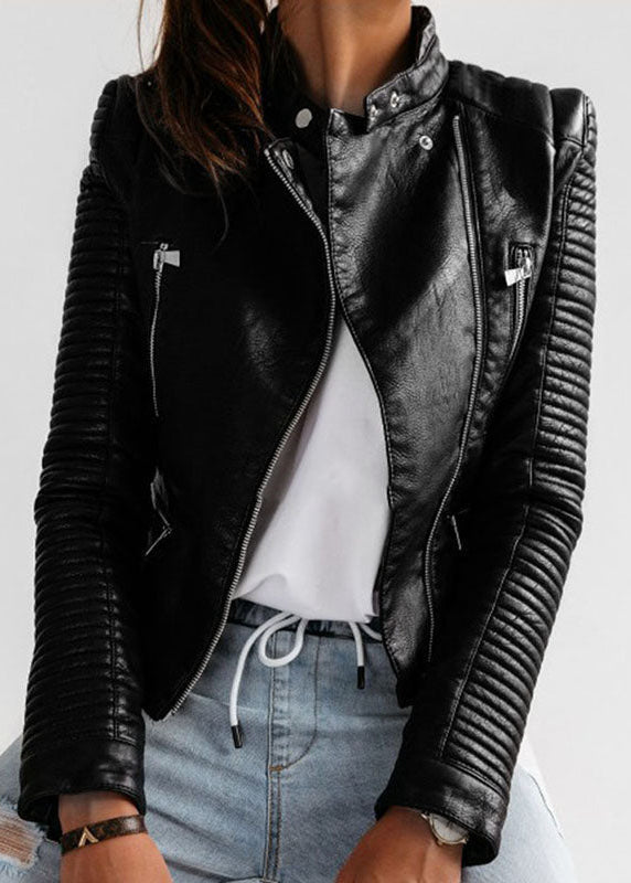 Chaqueta de cuero rosa de temporada de Veyro Madrid, con diseño moderno y detalles elegantes en la imagen.
