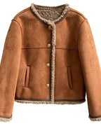 Chaqueta de piel de oveja CORA de Veyro Madrid con cuello redondo y diseño sólido para mujer, ideal para invierno y estilo elegante.