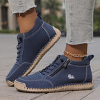 Zapatillas ortopédicas Mila de Veyro Madrid con cremallera, diseño cómodo y soporte para pies, color negro.