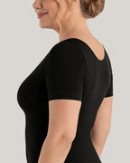 Camiseta moldeadora negra Veyro Madrid con escote redondo y control de abdomen para forma y soporte.