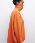 Suéter minimalista de cuello alto Veyro Madrid en color neutro, tejido suave y diseño elegante para mujer.