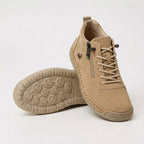 Zapatillas ortopédicas Mila de Veyro Madrid con cremalleras, diseño cómodo y soporte para pies, color nano banana.